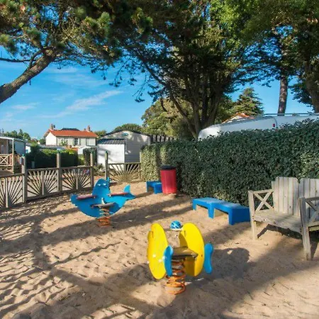 Spacieux Mobil 8 Pers Avec Terrasse - Api-1-52-573 Camping